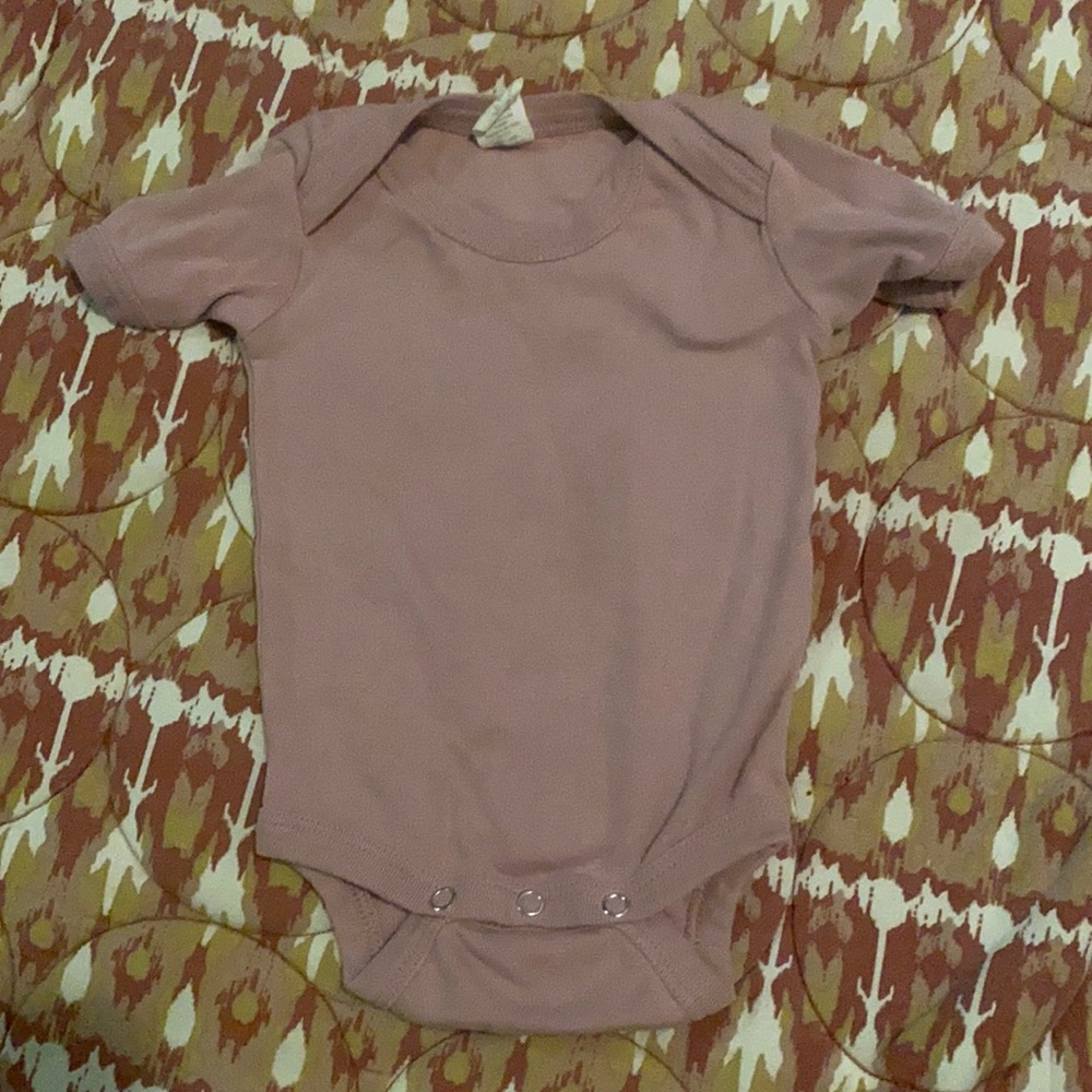 Kate quinn onesie 3-6 months